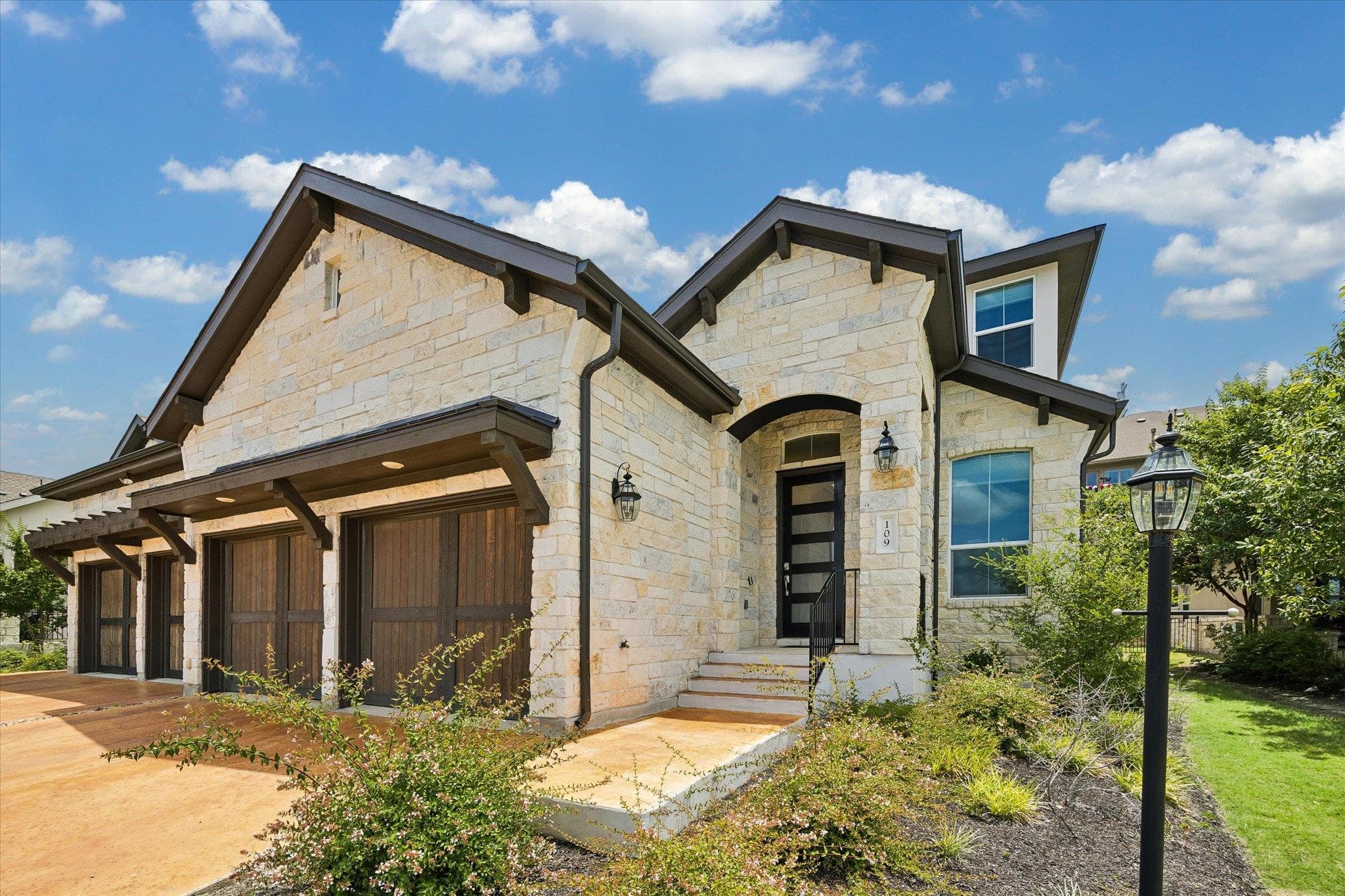 109  Beneteau Dr