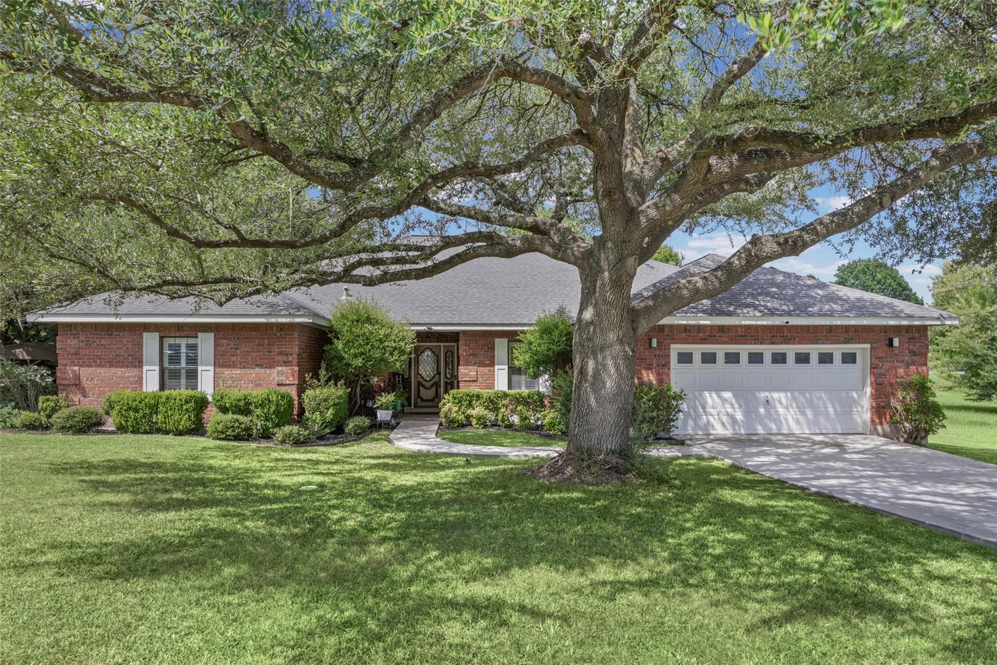 2000  Spinel Rd