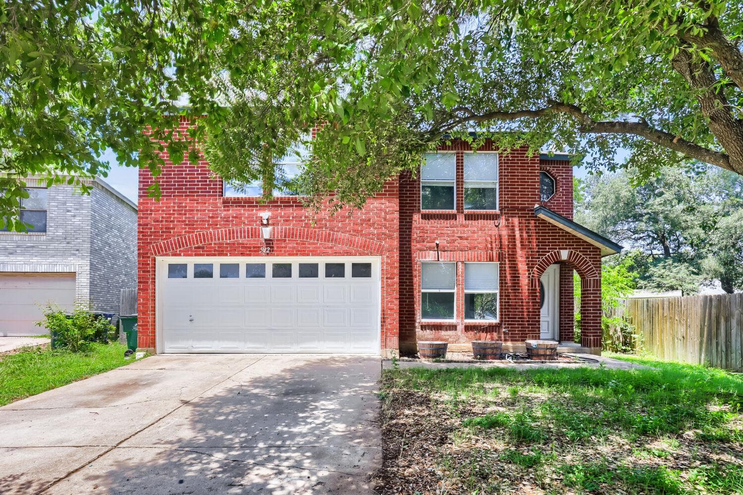 512 Woodford Dr
