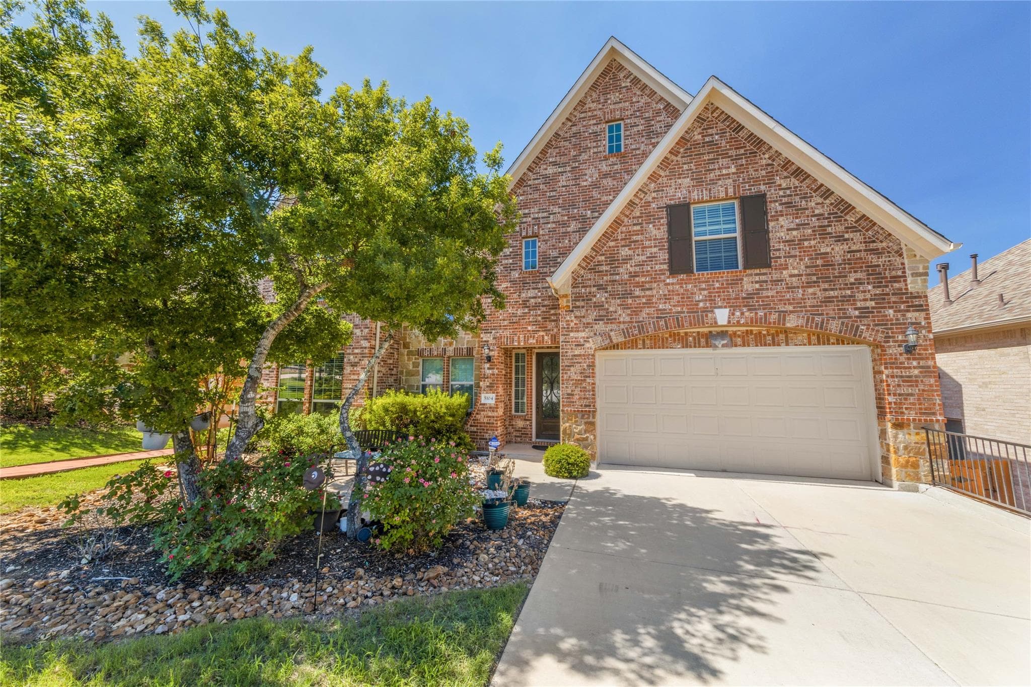 5104  Alonso Dr