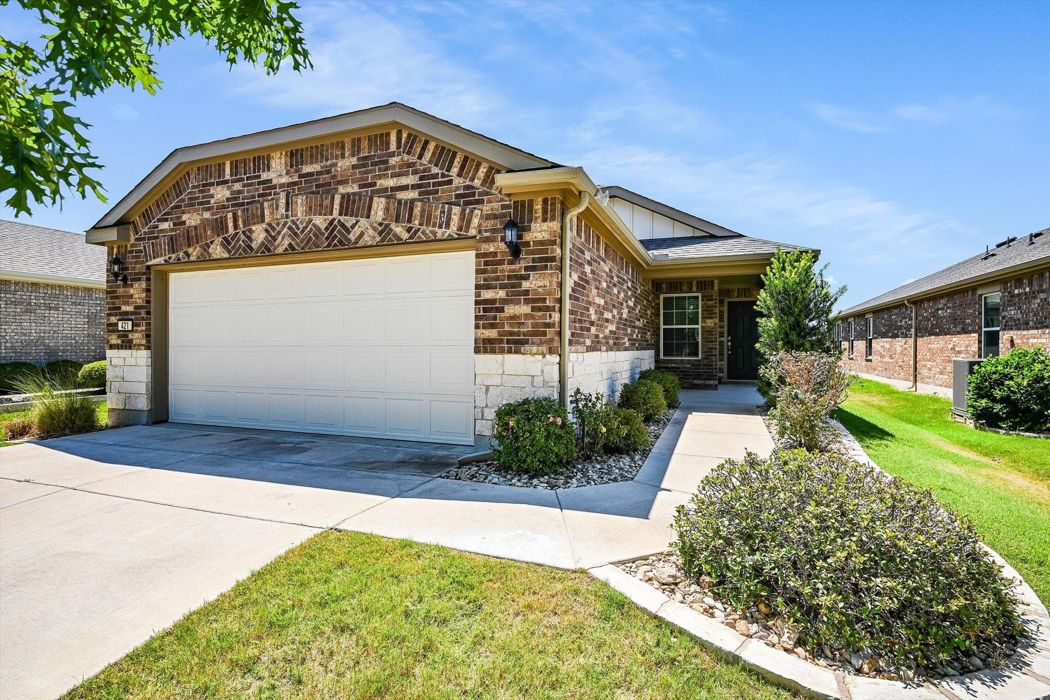 421 Holiday Creek Ln