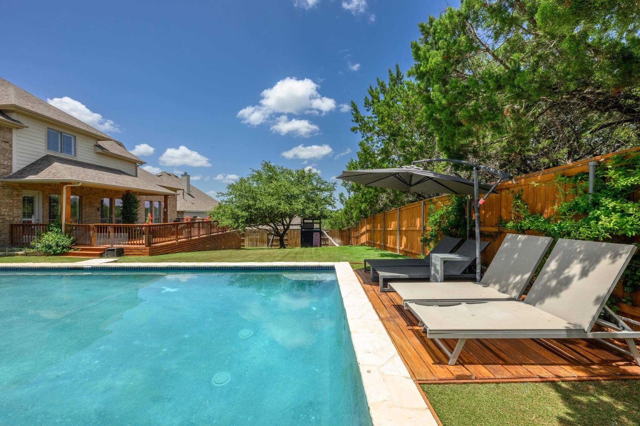 490 Aspen Dr