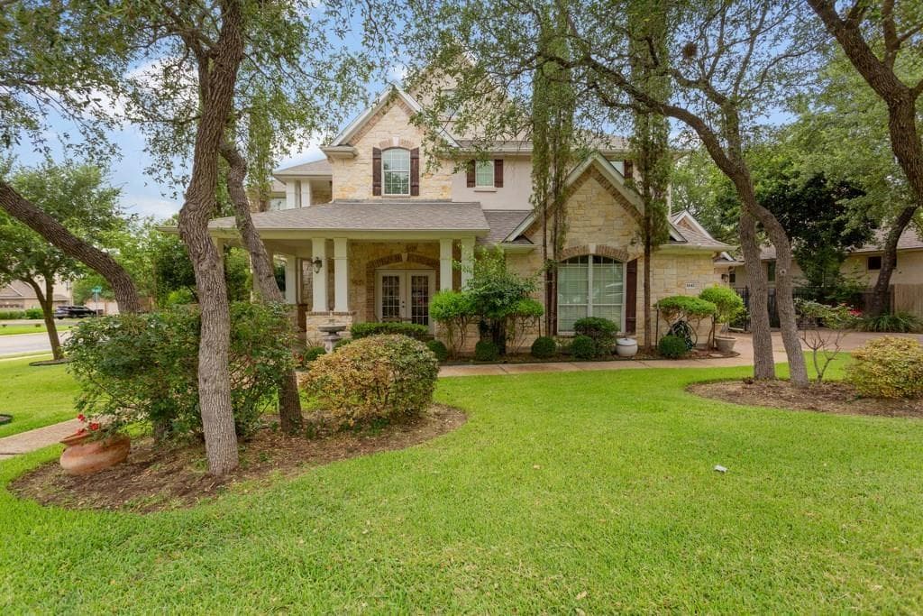 1442  River Forest Dr