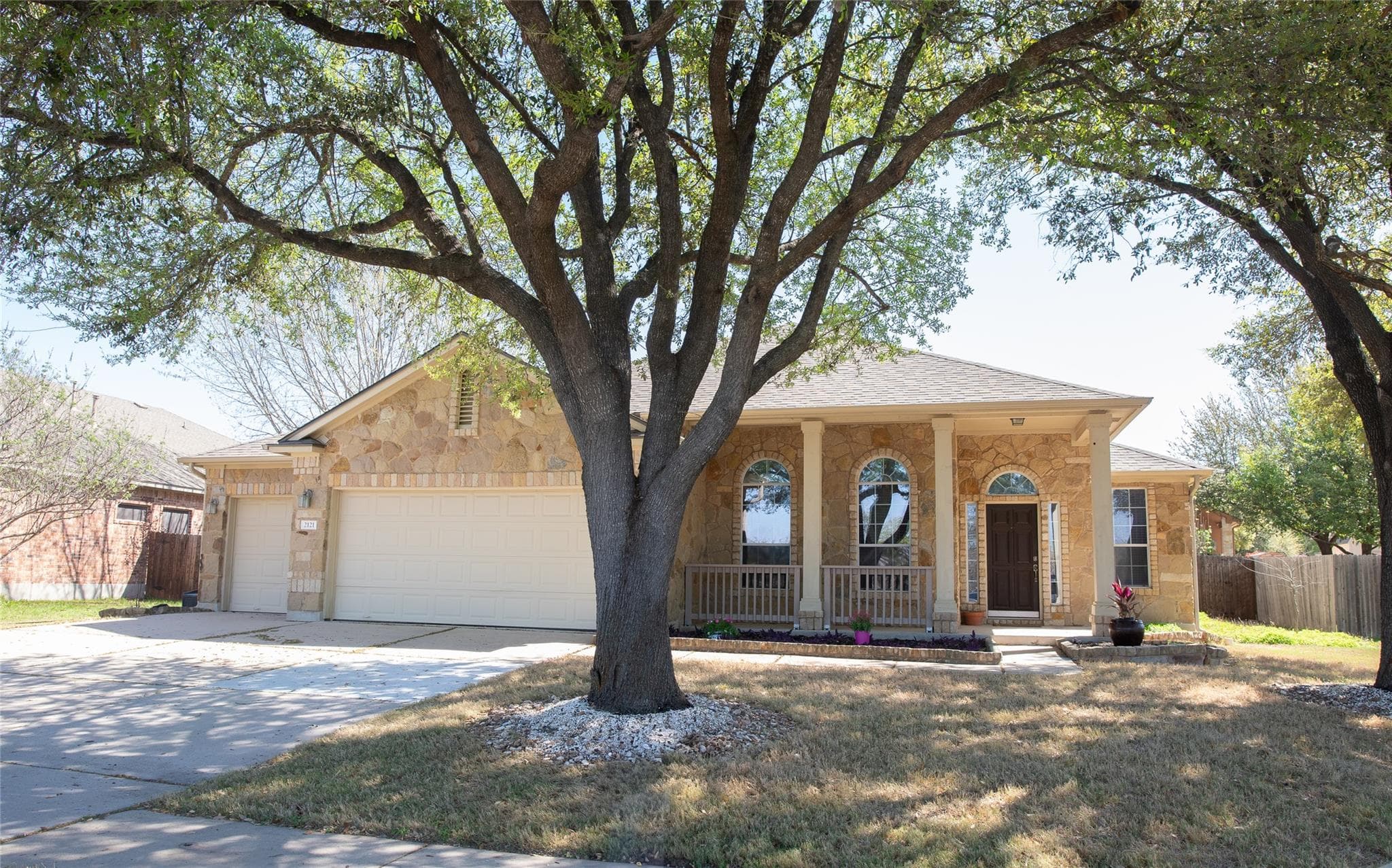 2121 Settlers Park Loop