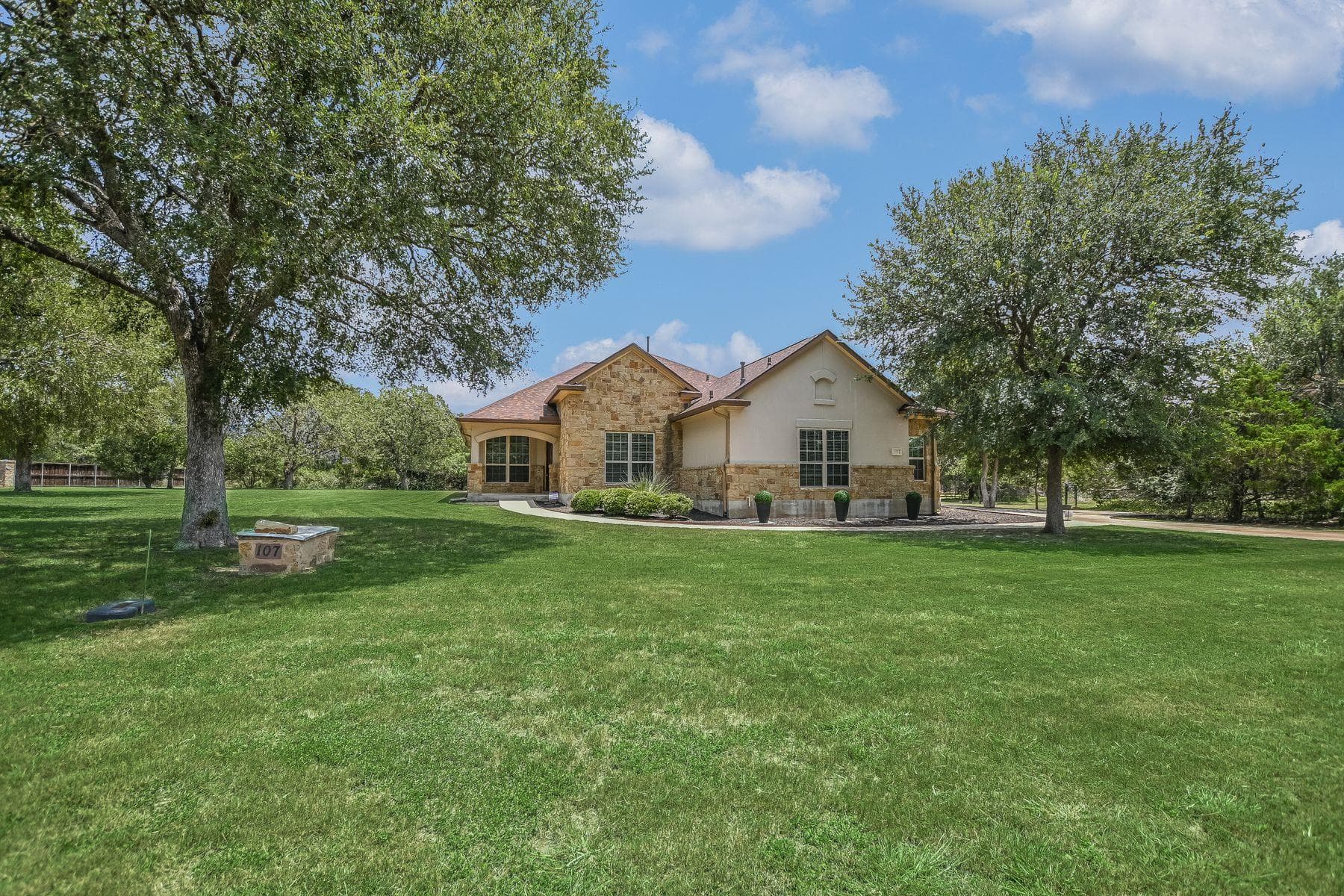 107  Valley View Dr