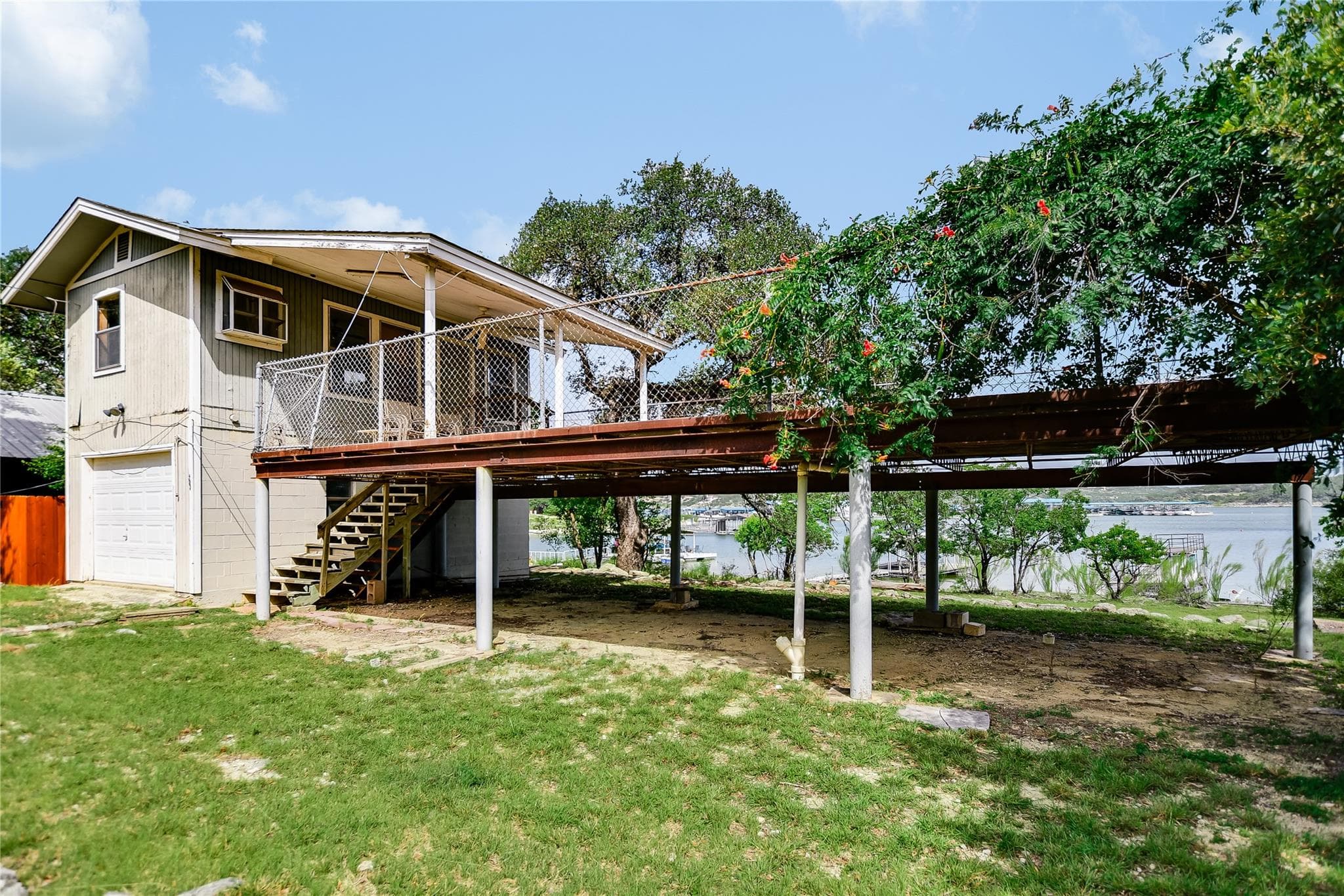 1804  Blue Cat Ln