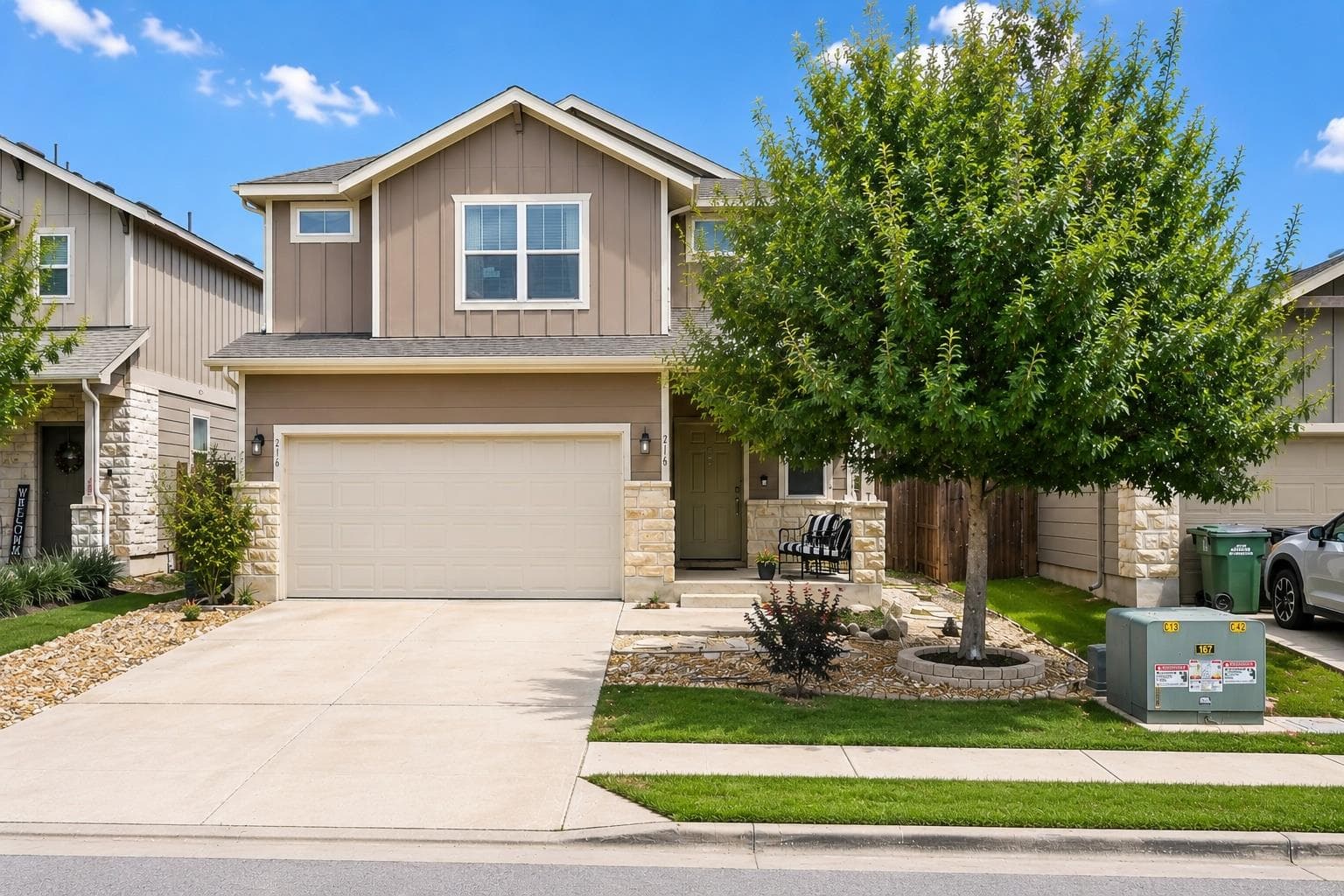 216  La Dera Dr