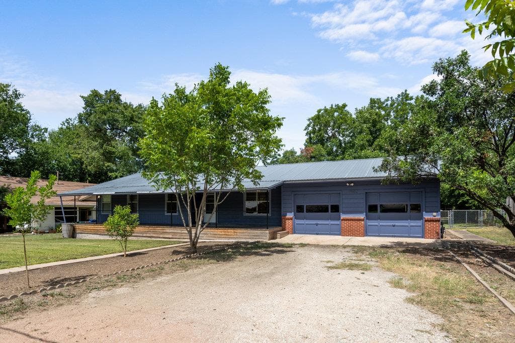 8908 Capitol Dr