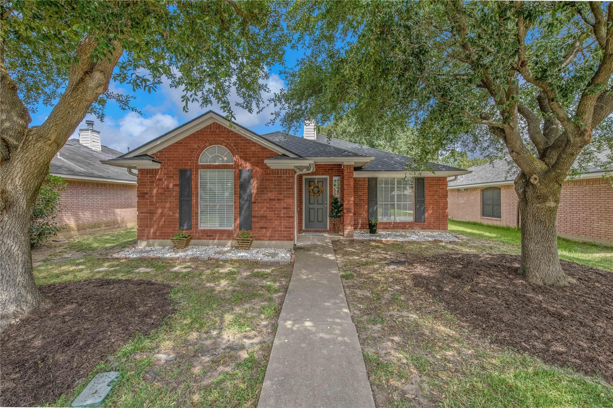 805 Azalea Ct