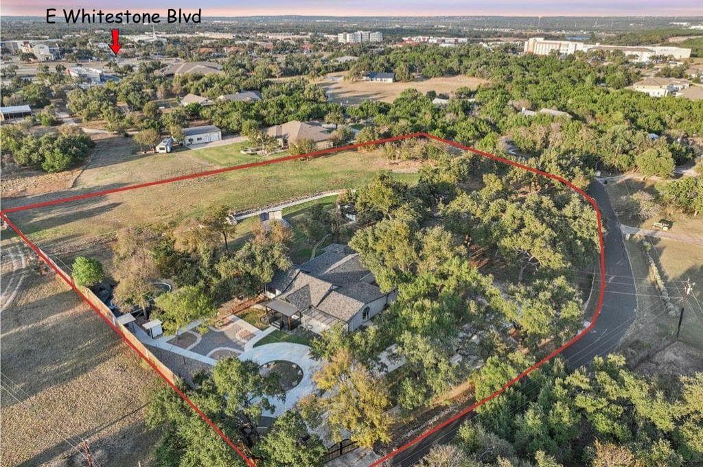 1739  Starwood Dr