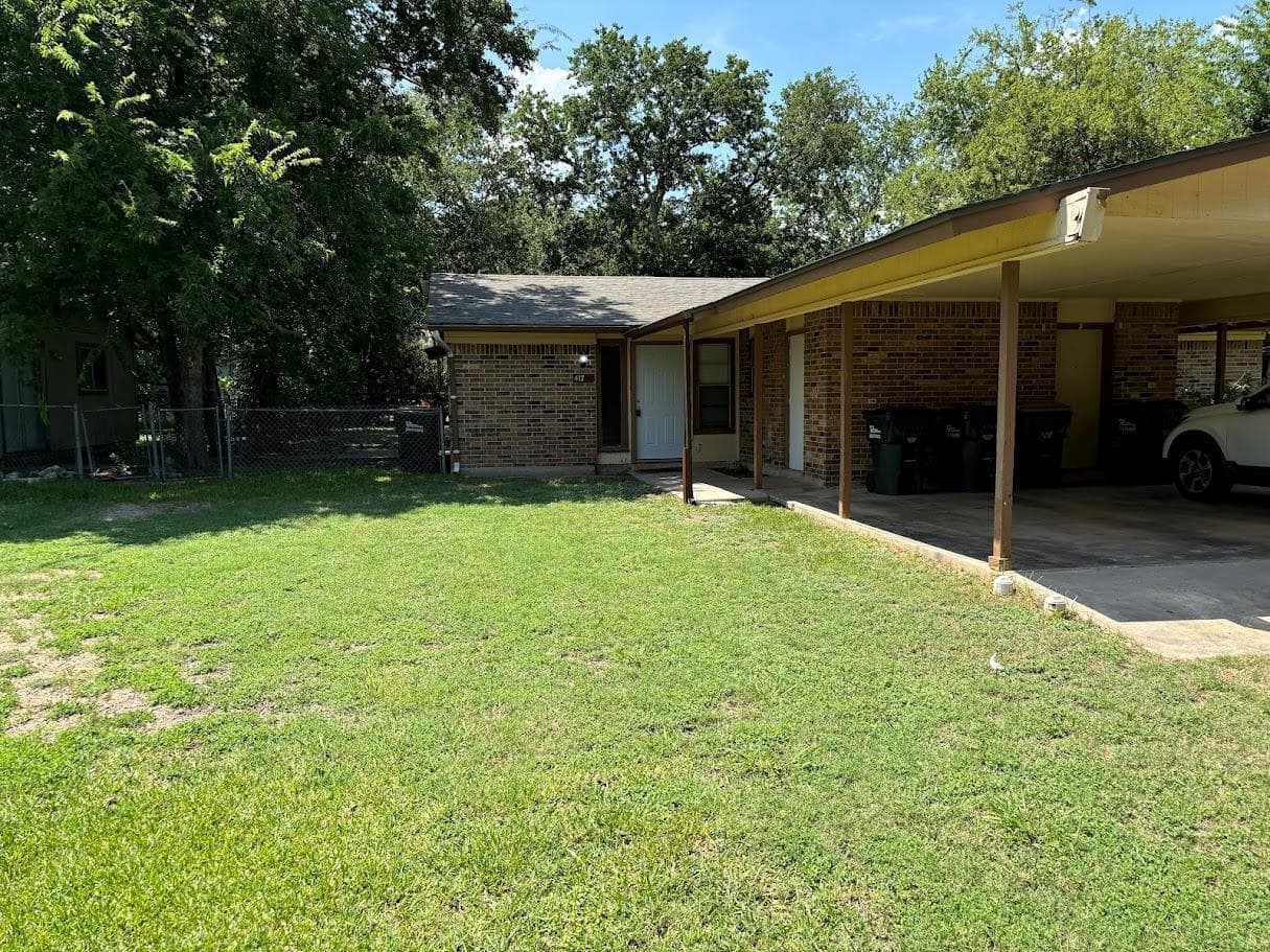 417  Live Oak St