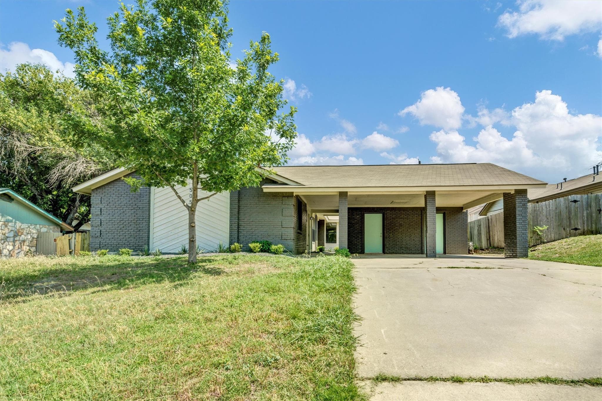505 Old West Dr #B