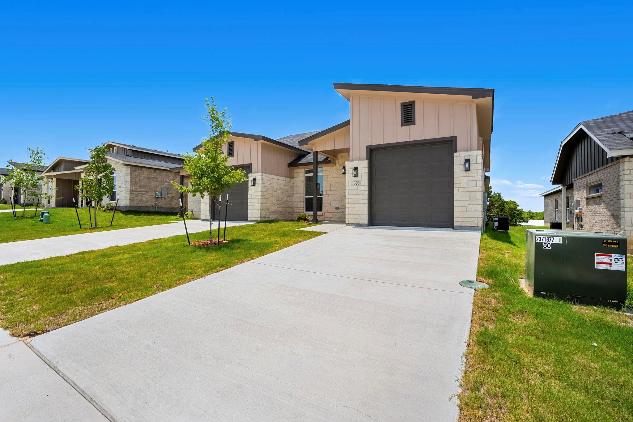 1303  Lone Pine Way