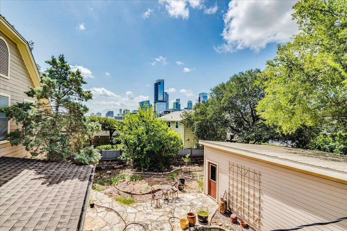 1111 W 10th St #104