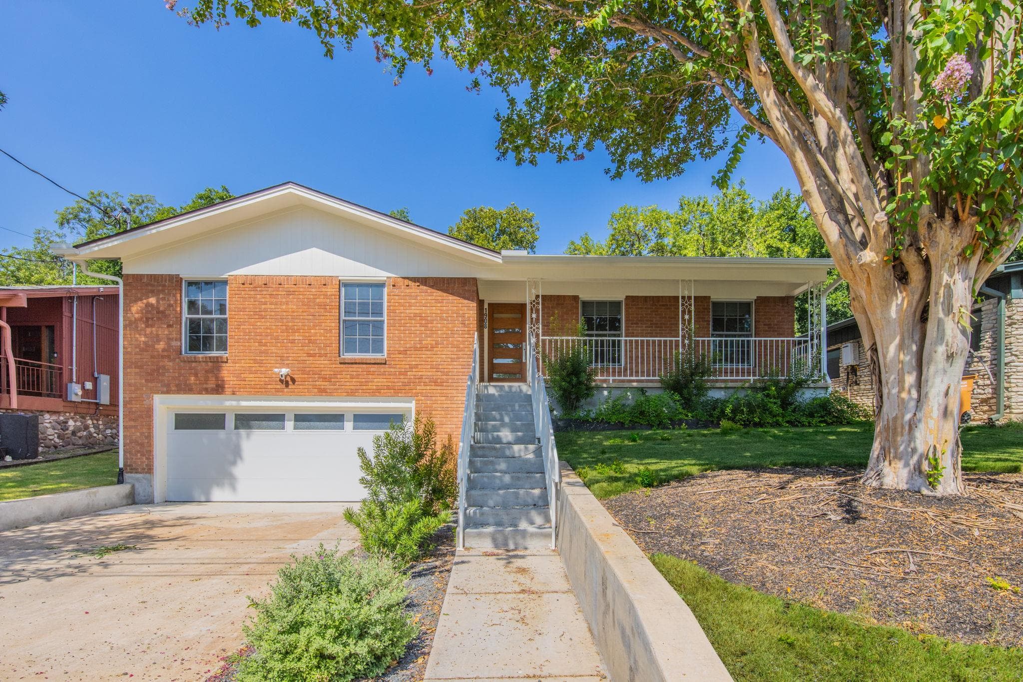 1908  Maple Ave