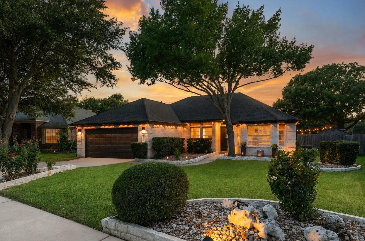 2621  Goldfinch Dr