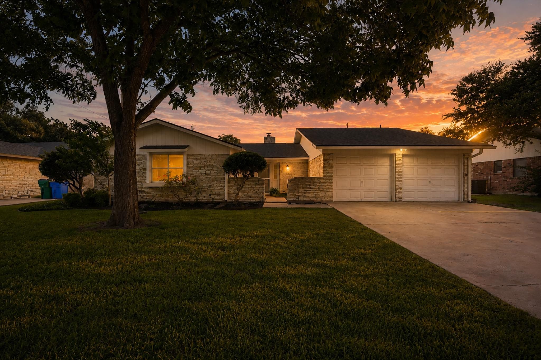2301  Lillie Ln