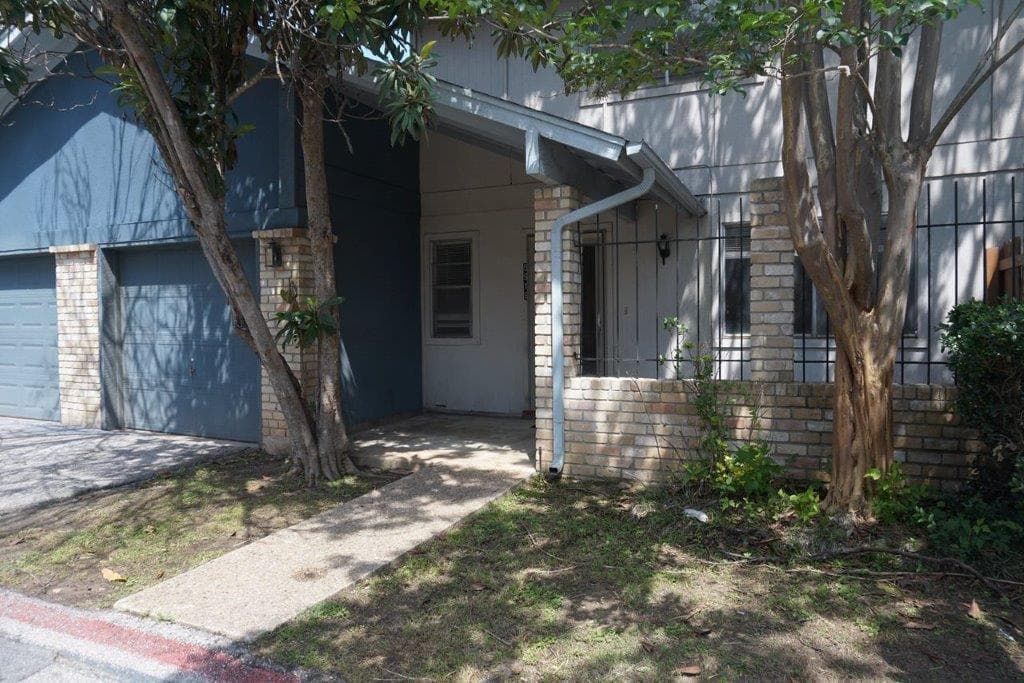 5919 Hidden Valley Trl