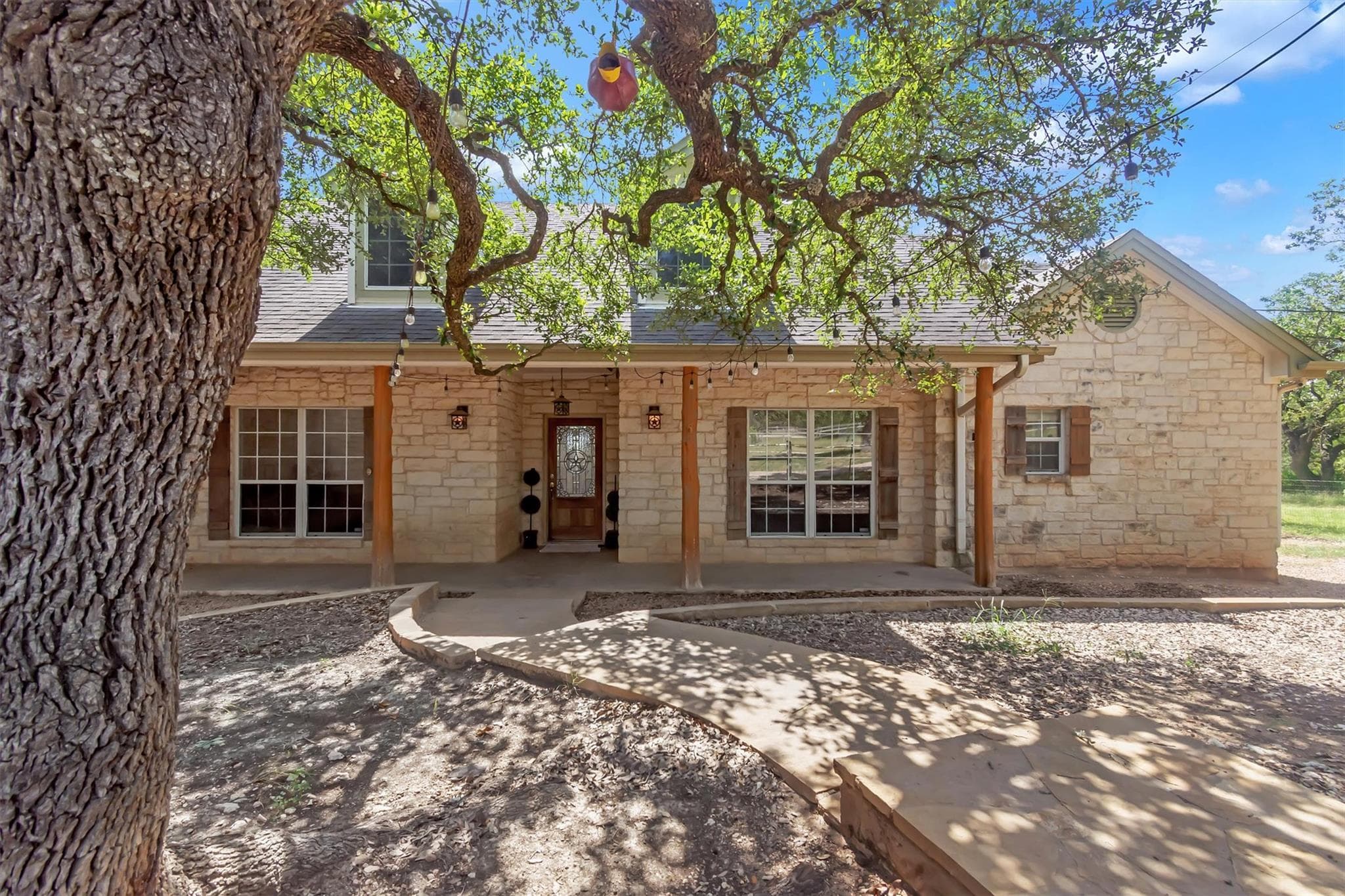 1120 Meadow Ridge Dr