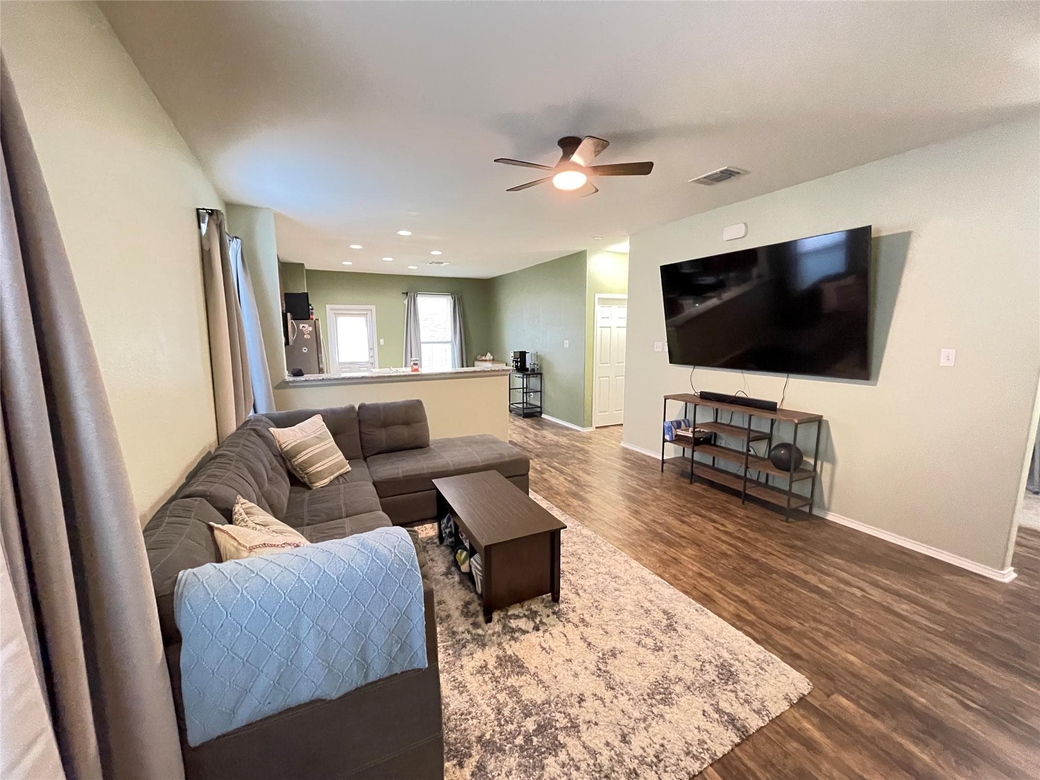 228 La Dera Dr