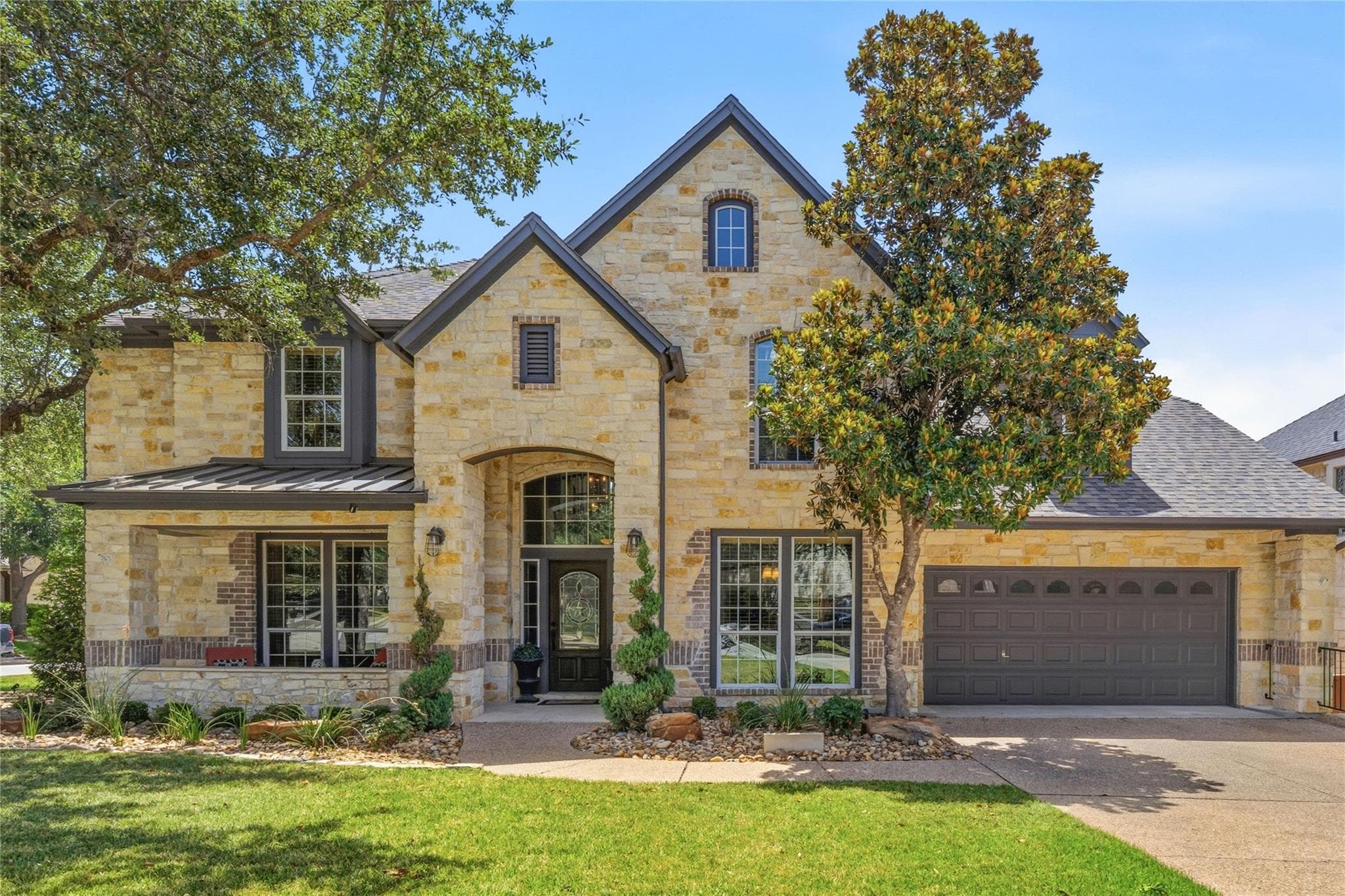 2700  Lothian Dr