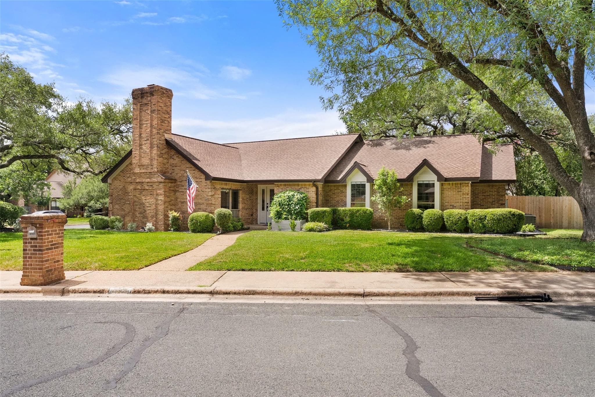 10509 Loring Dr