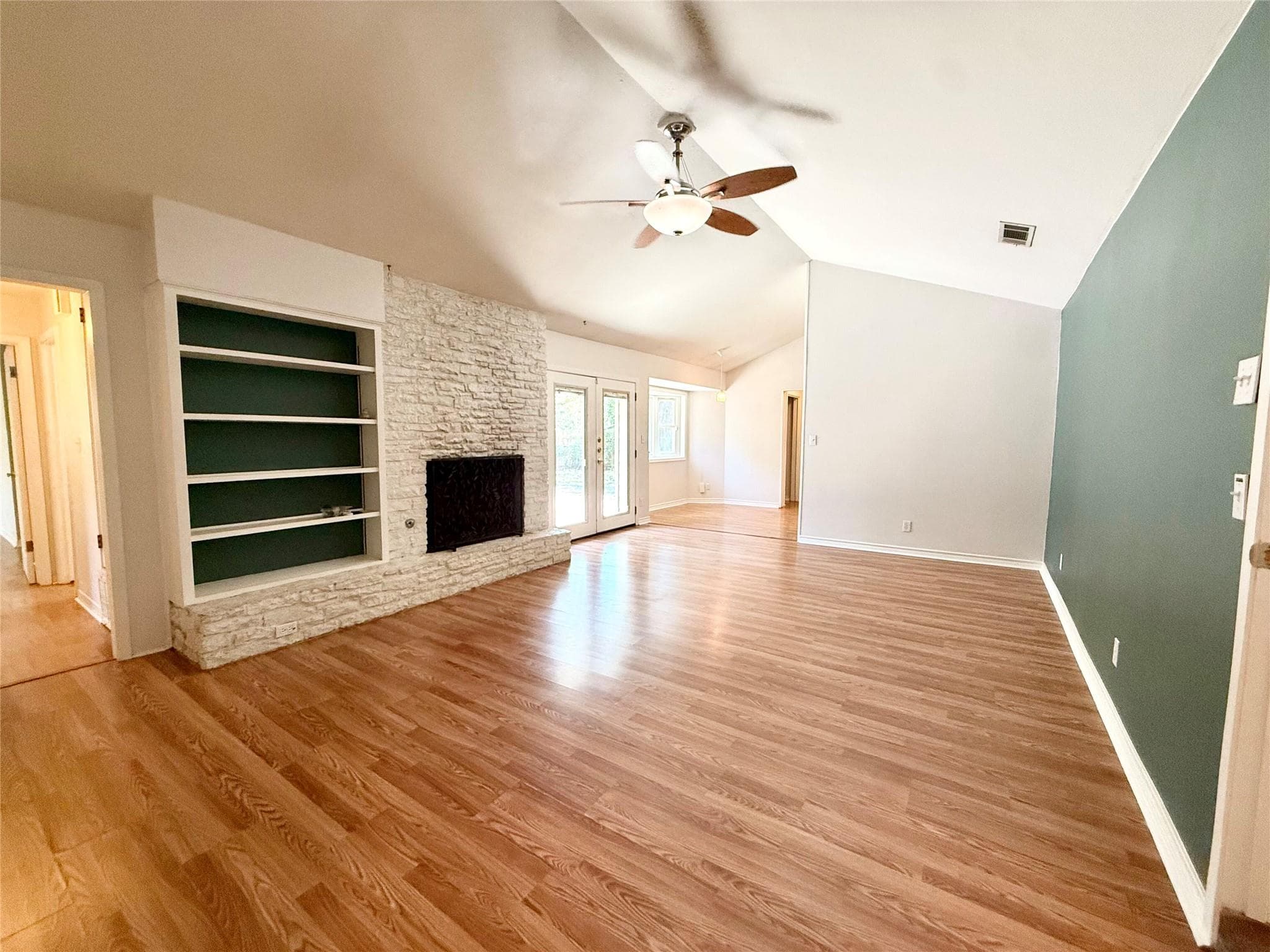 6301 Emory Ln