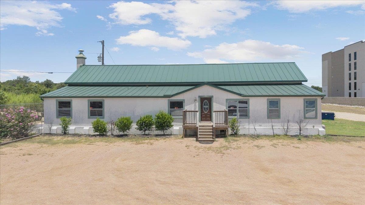 3975 E Us-290 None #A