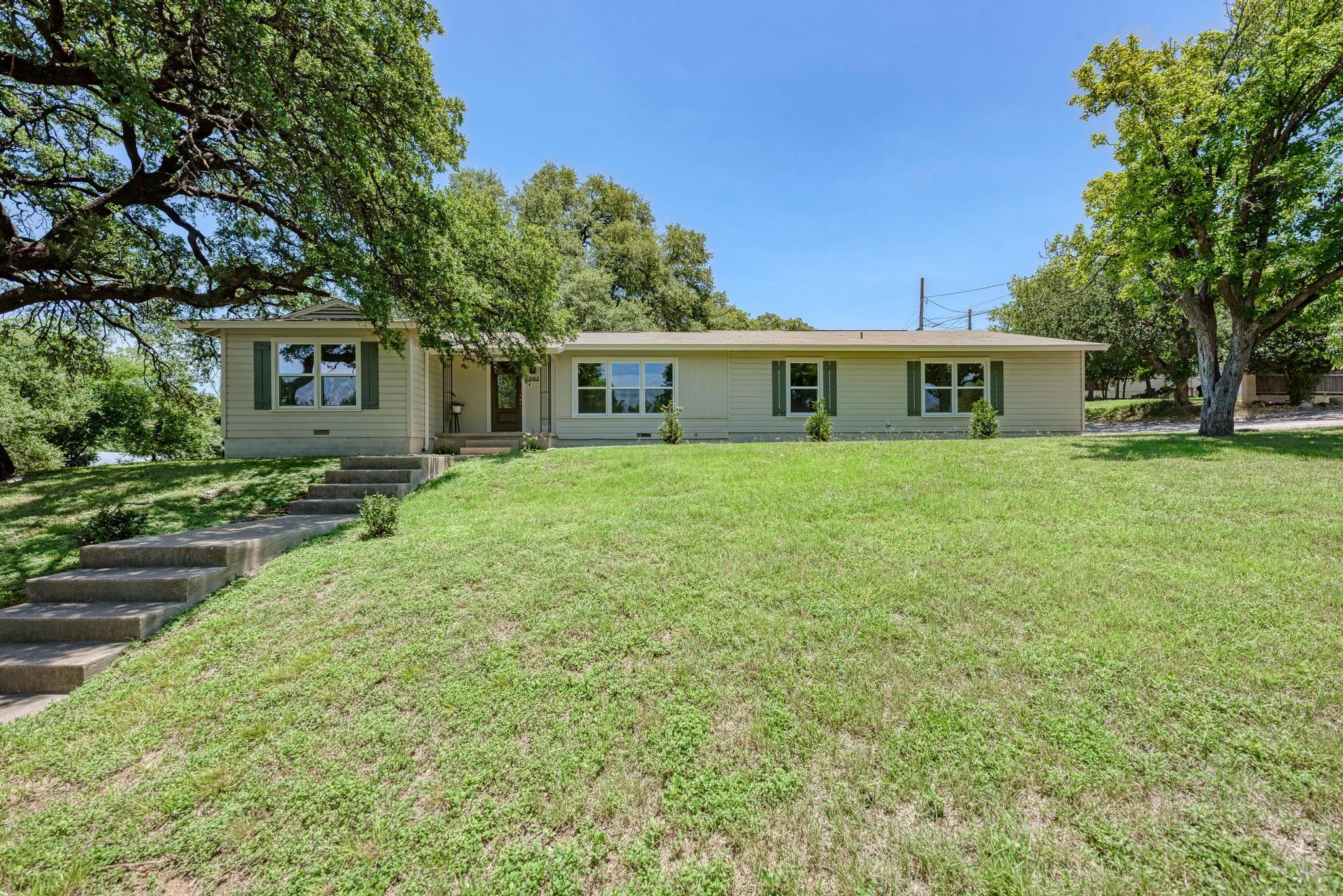502 W Avenue A None