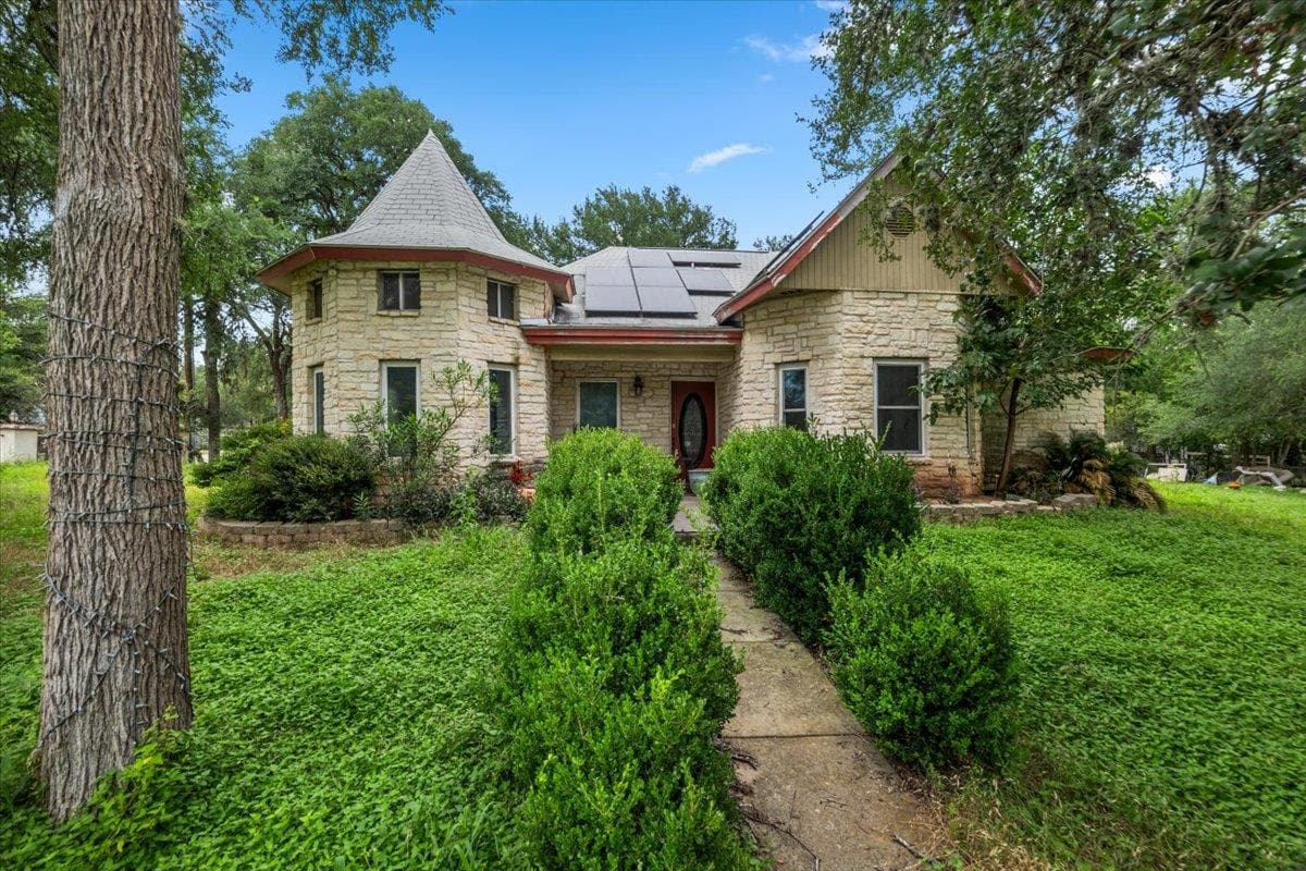 112  Rock Point Dr