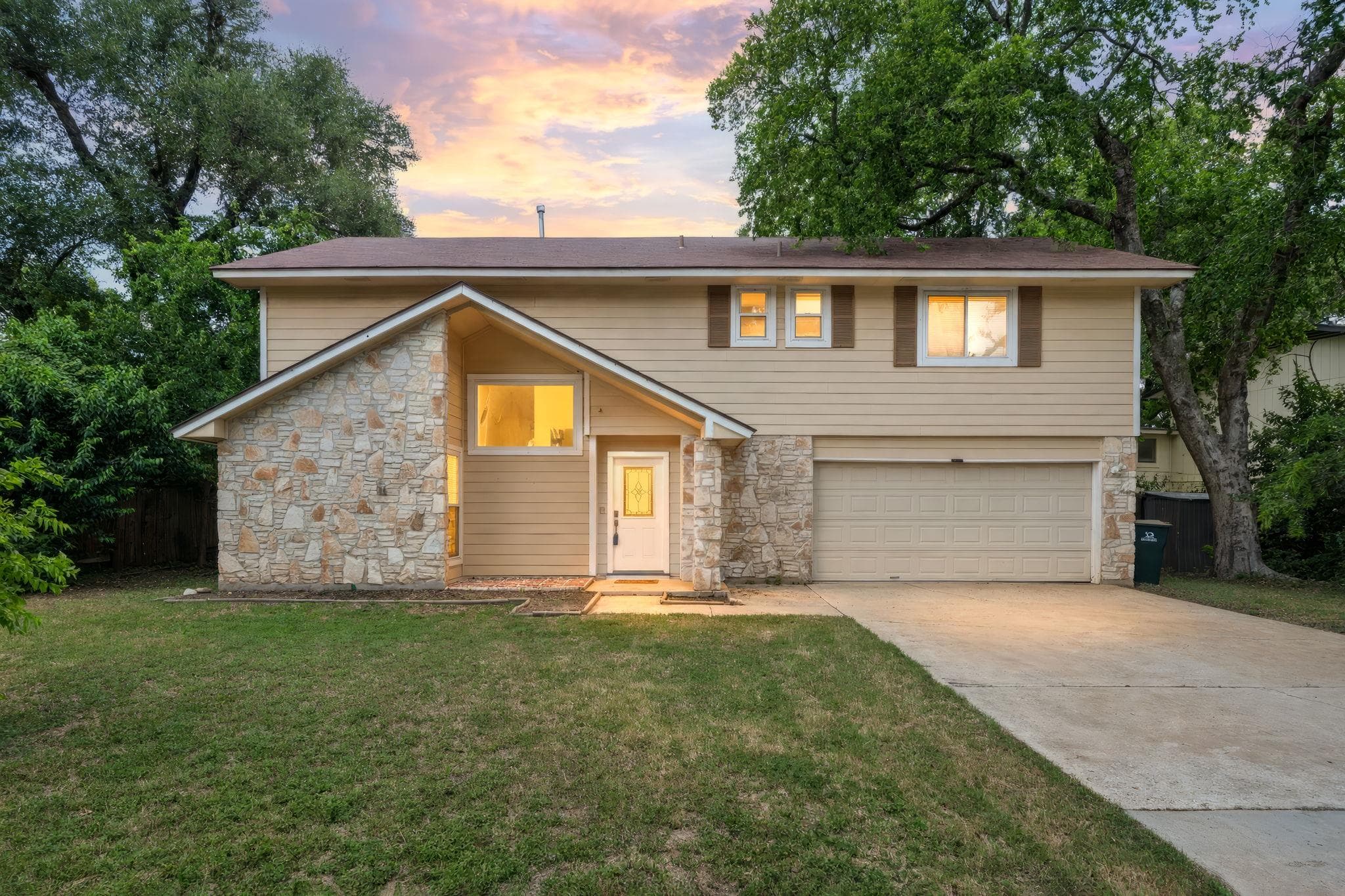 12410  Burlywood Trl