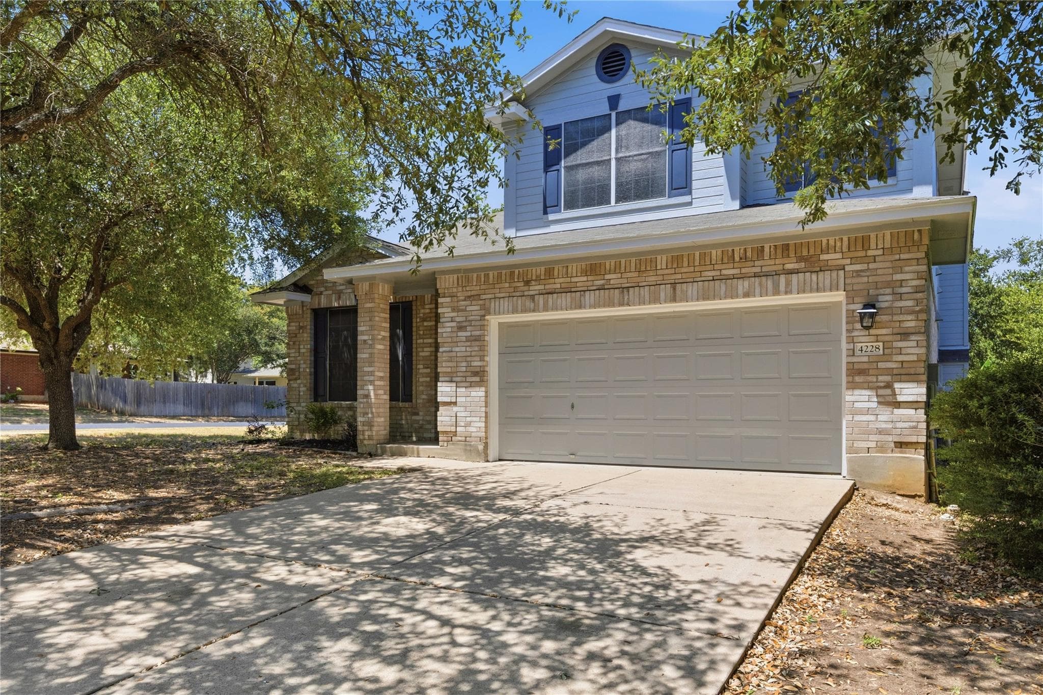 4228 Columbine Dr