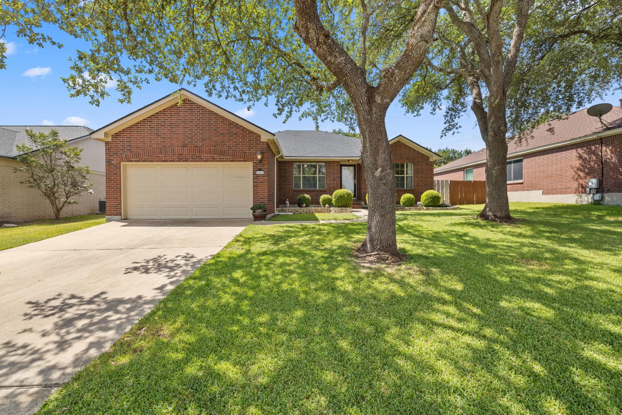 1010  Cedar Crest Dr