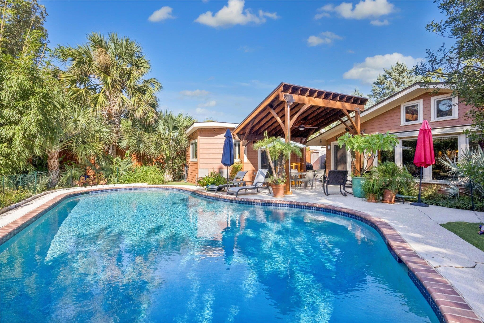 3009  McElroy Dr