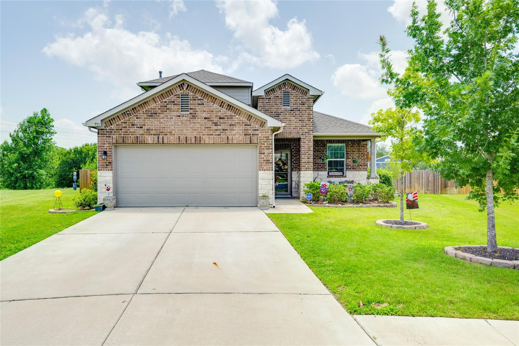 713  Bluffview Dr