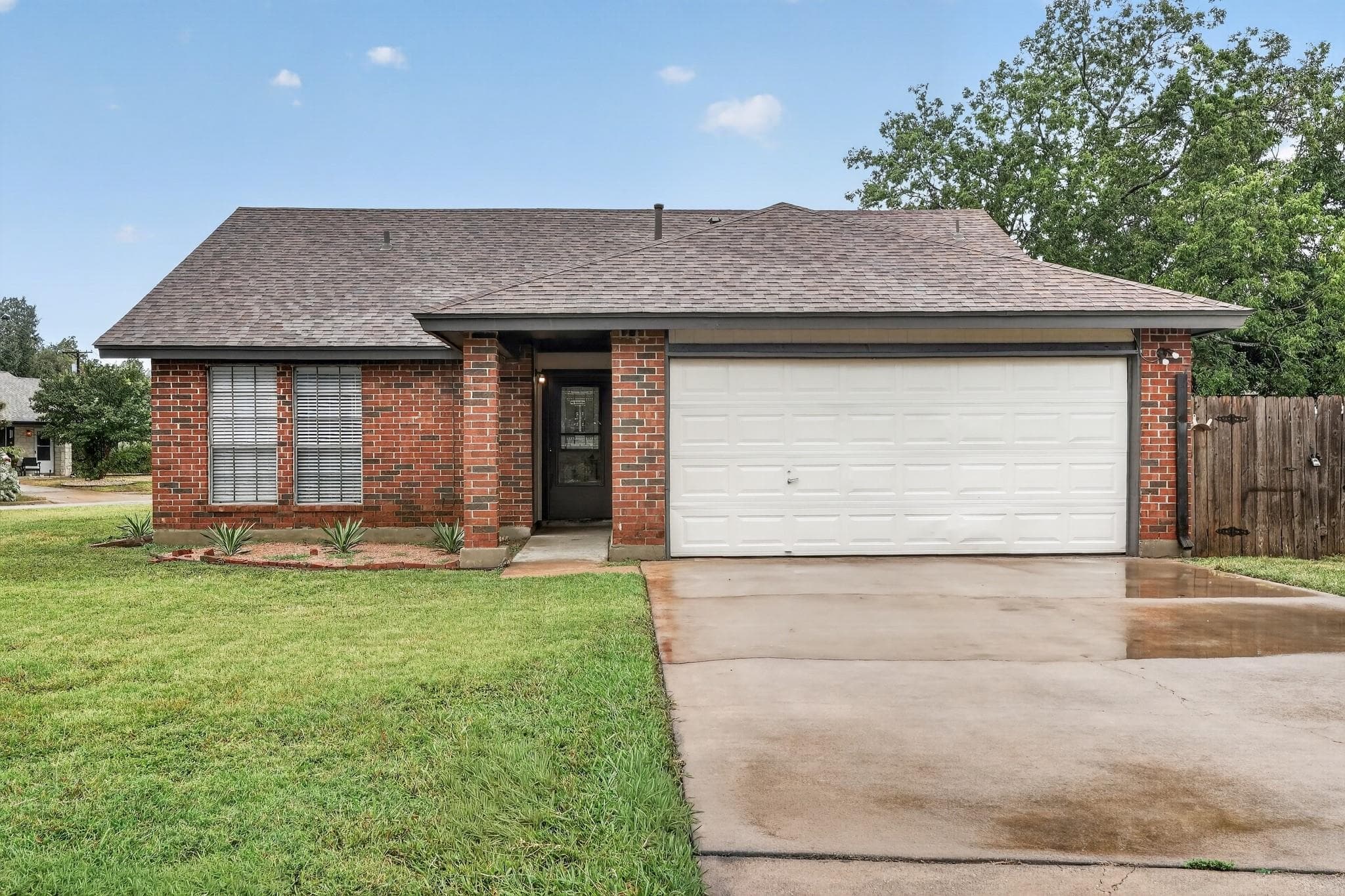1509  Taron Dr