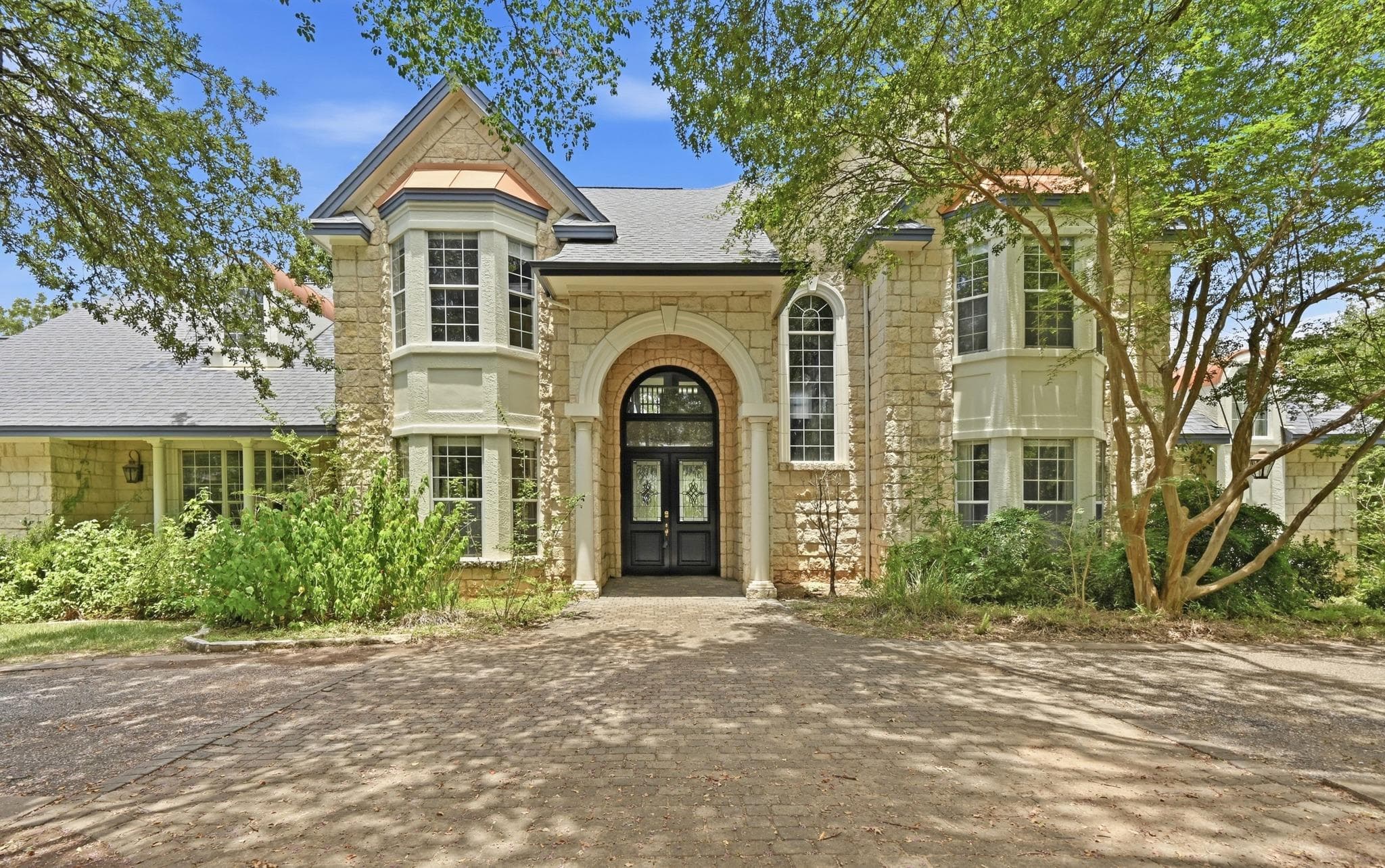 850  Jerrys Ln