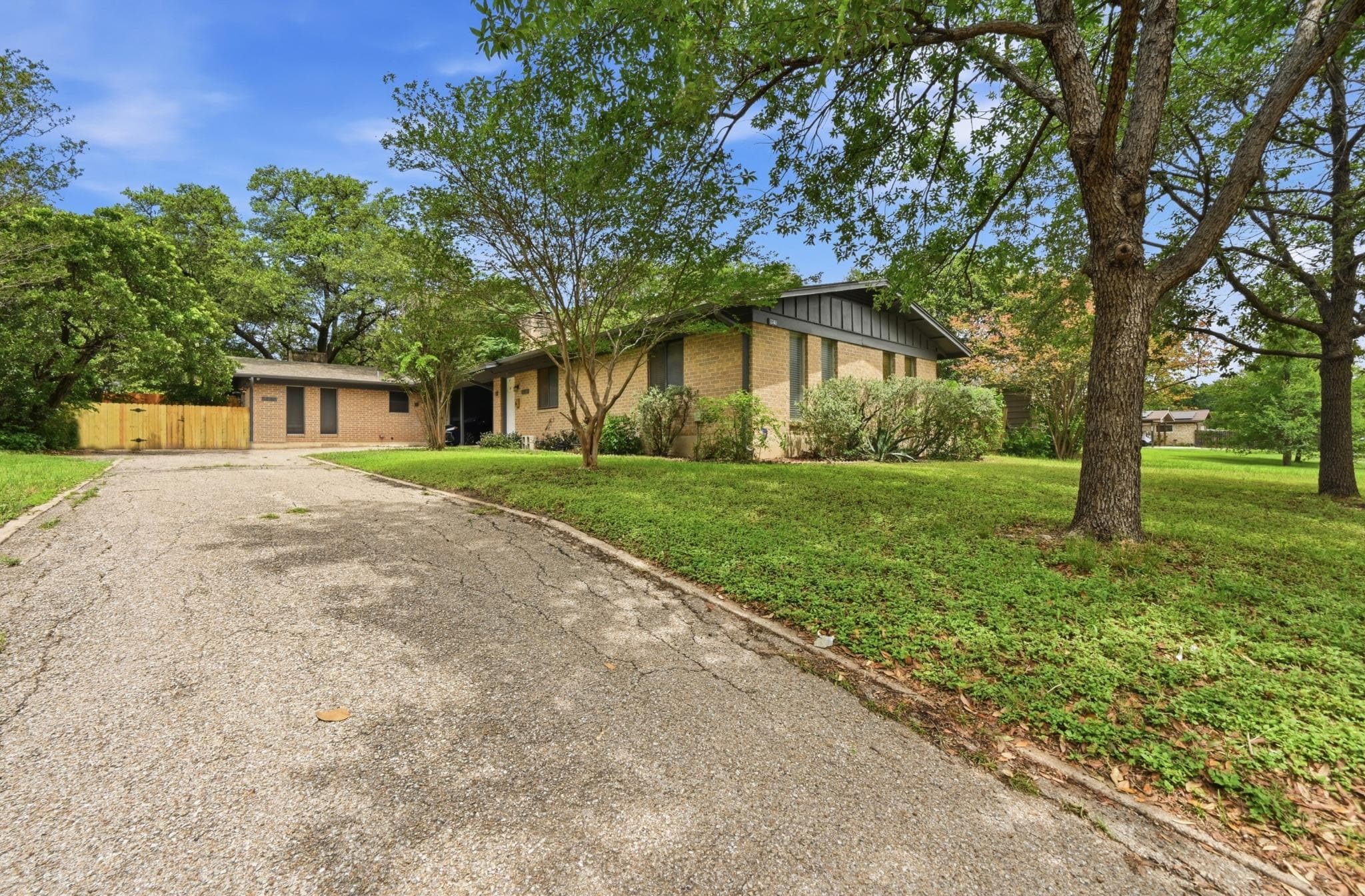 8910 Little Walnut Pkwy #B