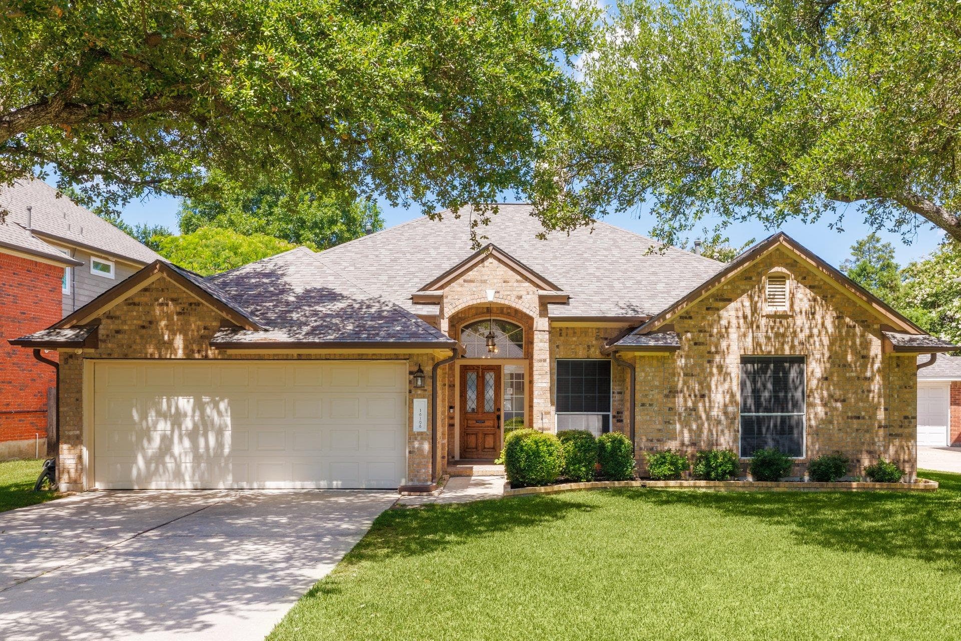 16106 W Dorman Dr