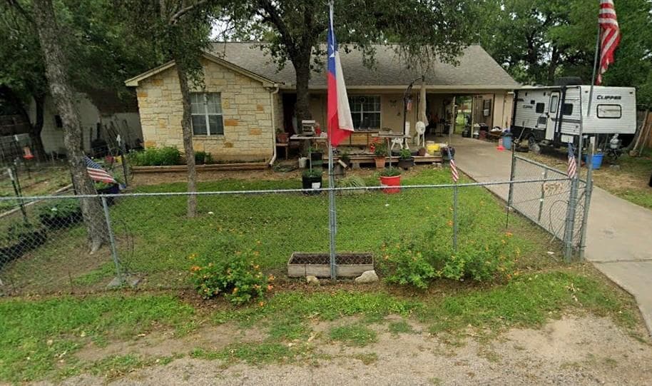652 Pecan Ln