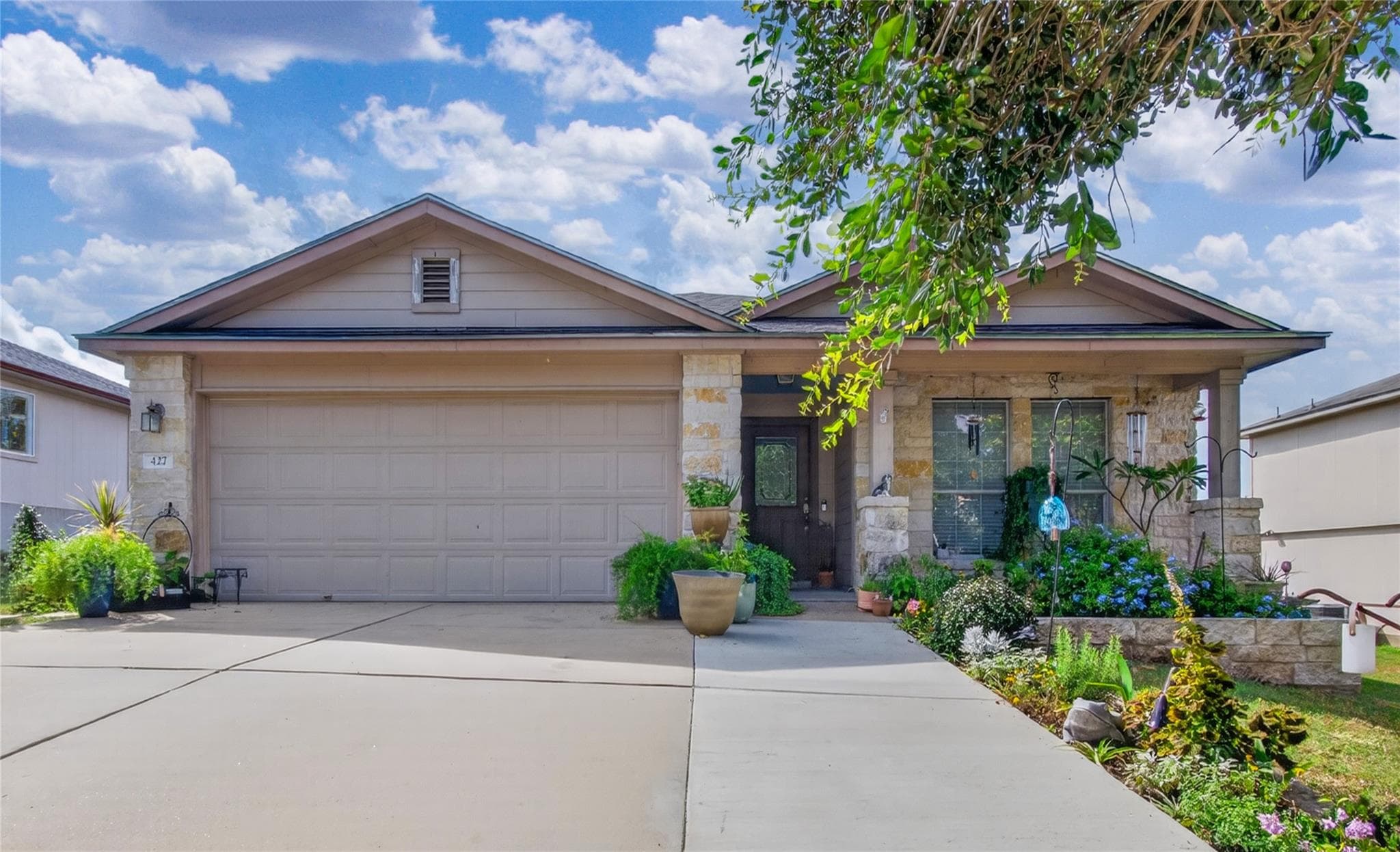 427  Buckingham Dr