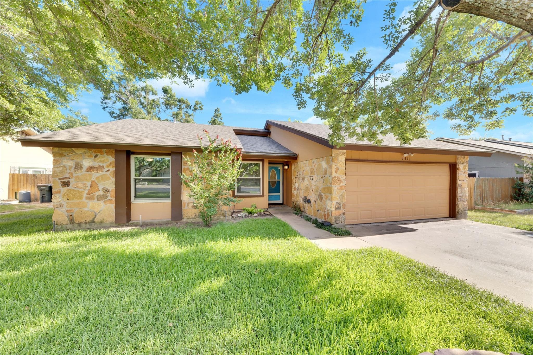 3411 Monument Dr