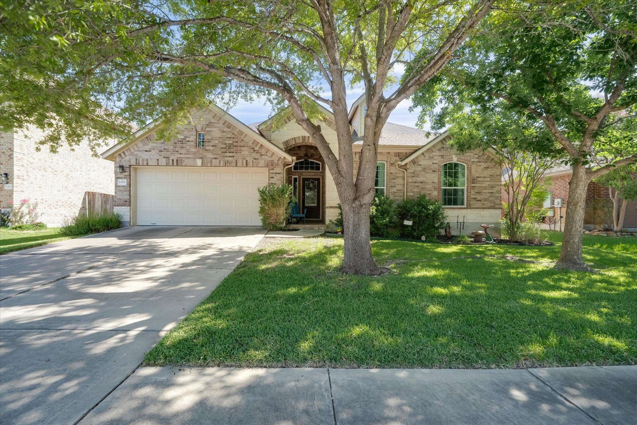 13717  Long Shadow Dr