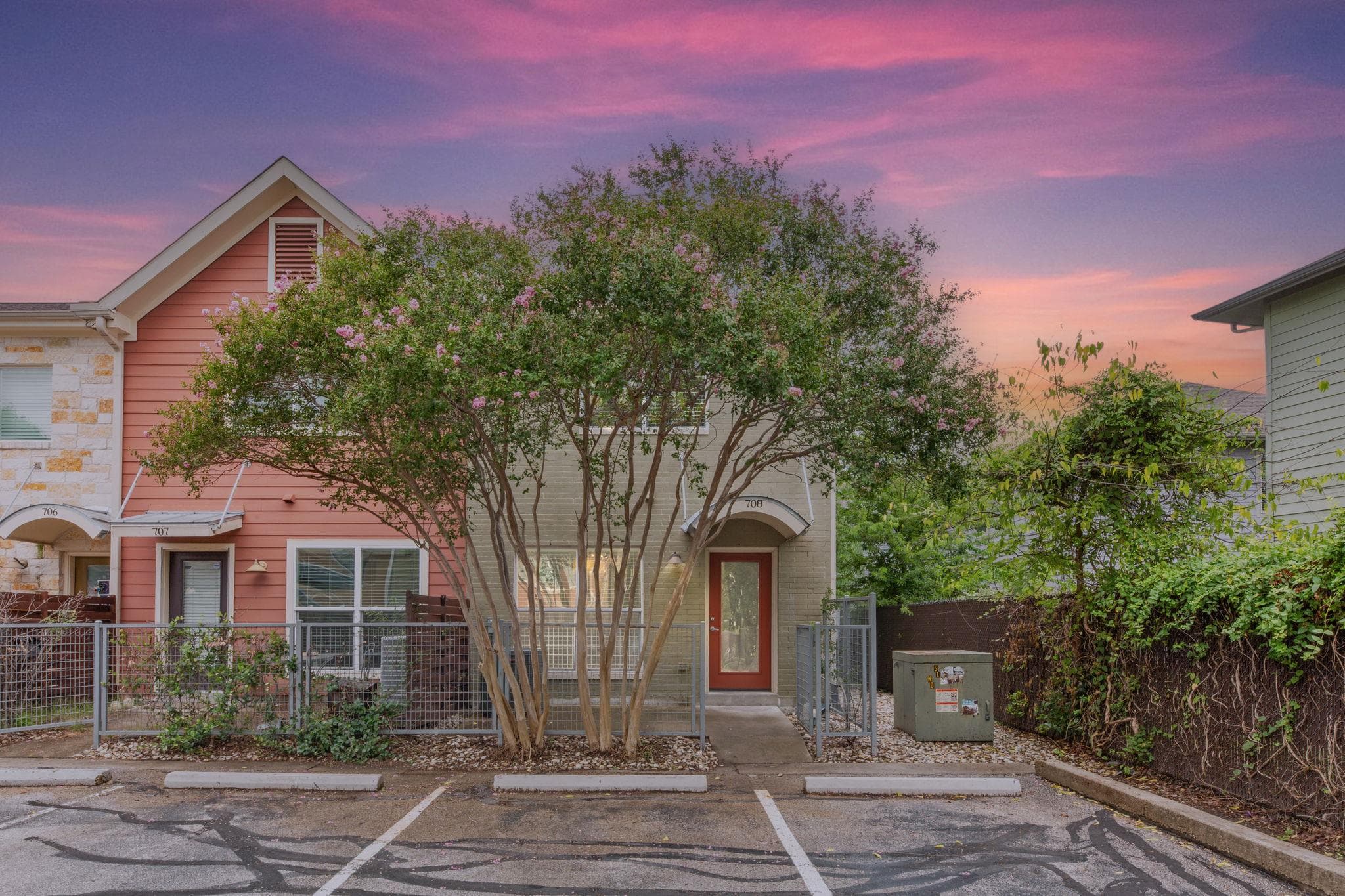1101 Grove Blvd #708