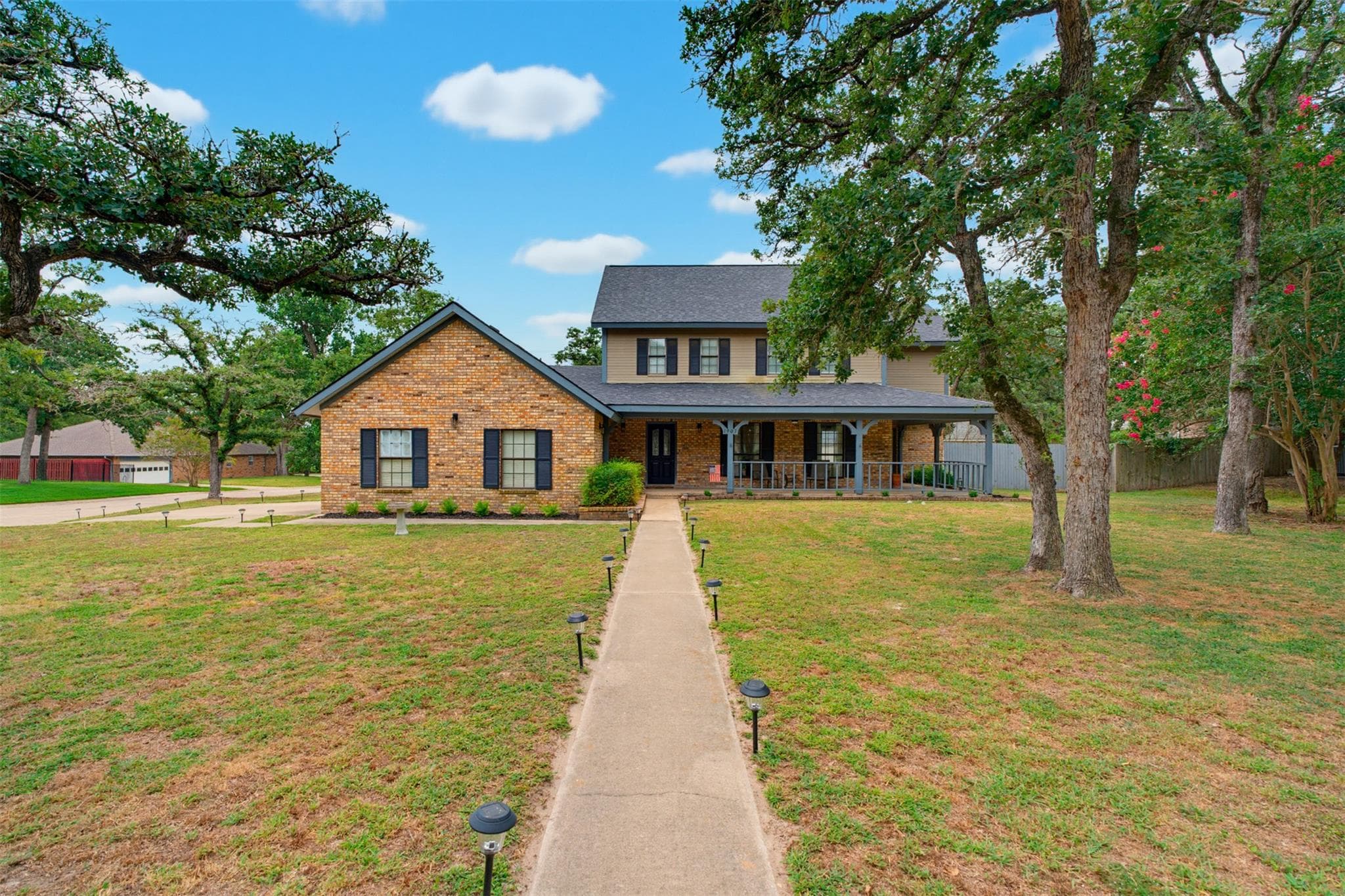 1901 Skyles Rd