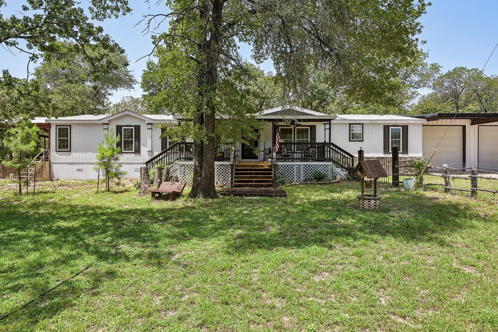 541  Hidden Oaks Dr
