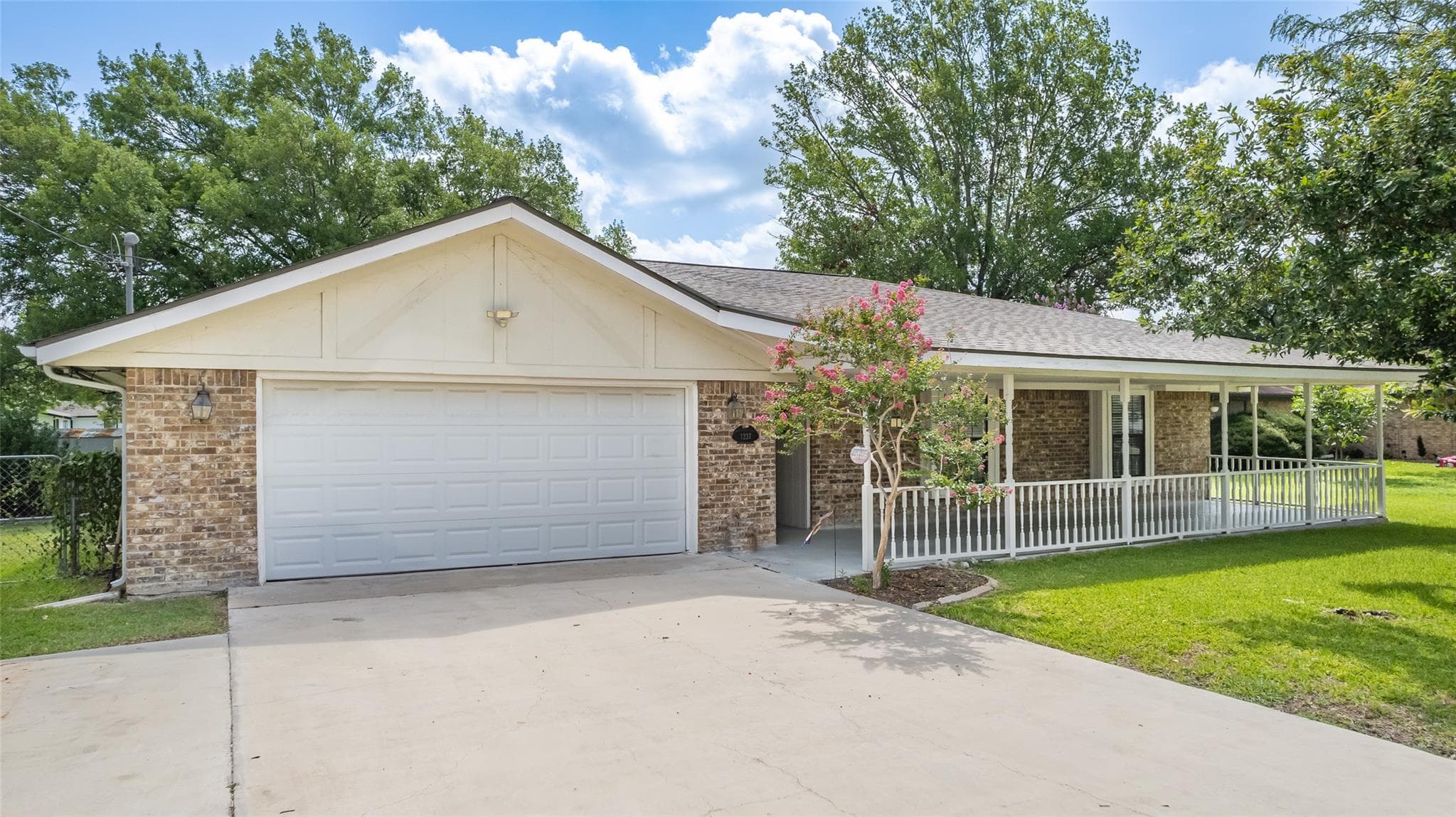 1237  Oleander Dr