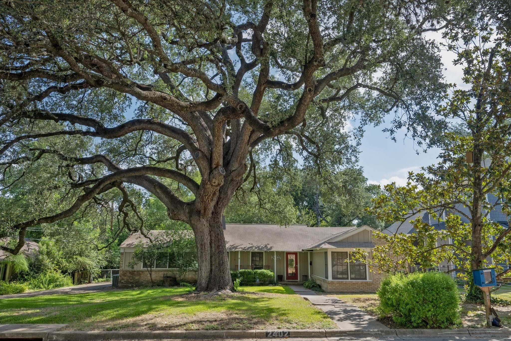 2402  Elmglen Dr