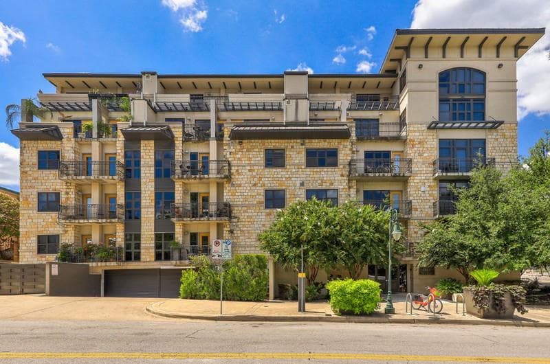 1812 West Avenue Ave #303
