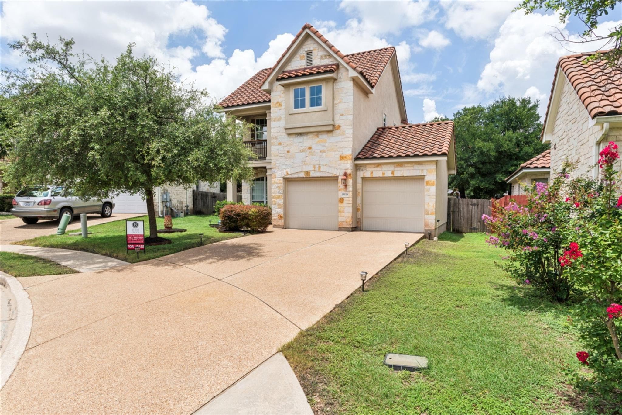 15528 Interlachen Dr